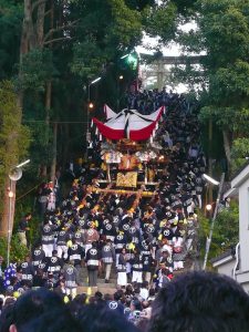 800px-omiya_hachiman_shrine_mikoshi
